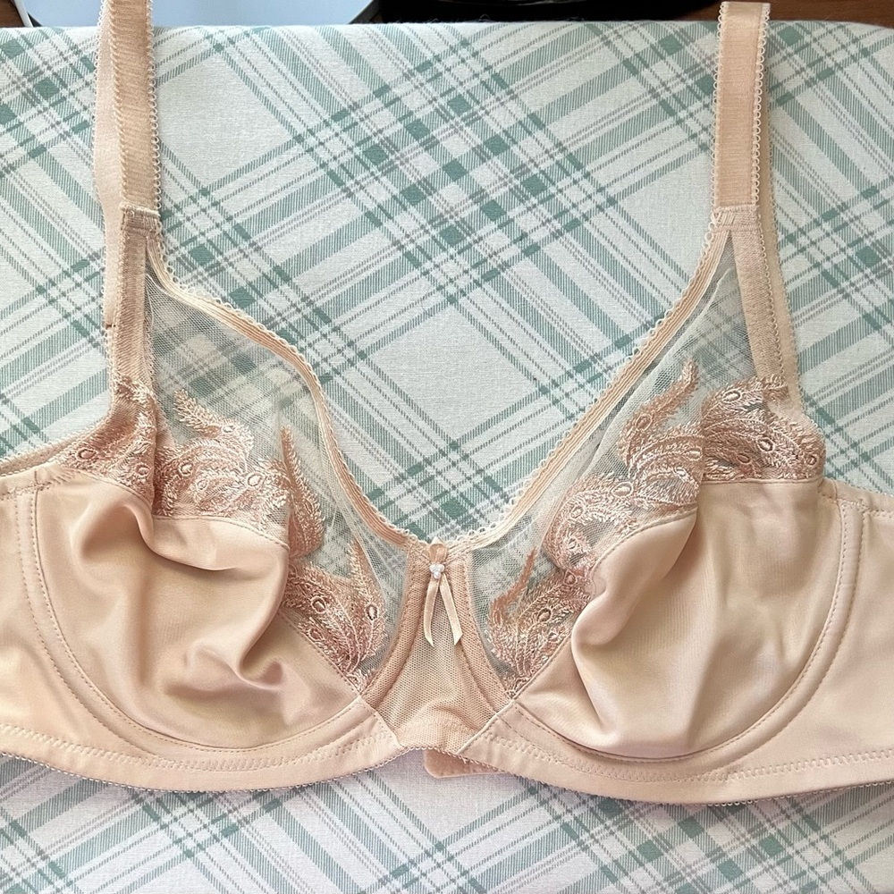 Wacoal Cream Lace Trim Bra Full Coverage